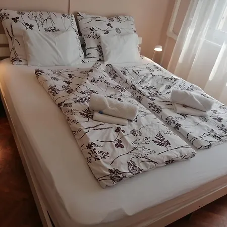 Sweet Dreams 2